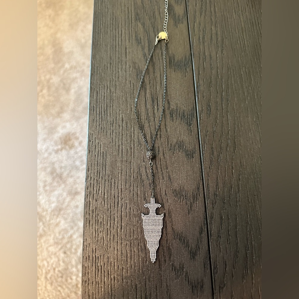 Kristalize arrow necklace